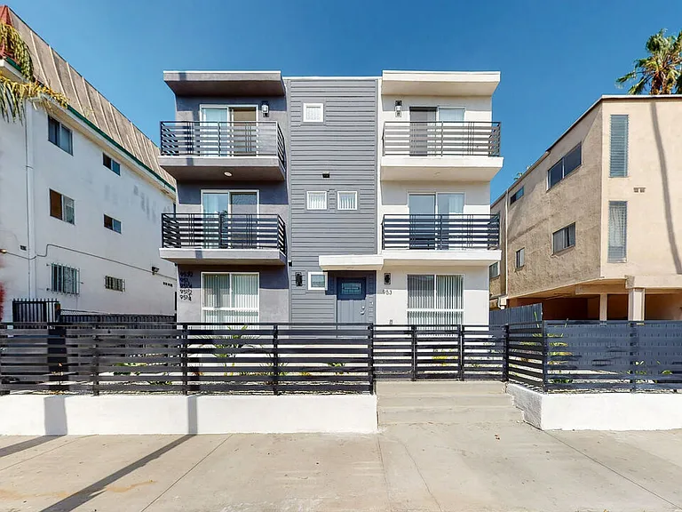953 N Mariposa Ave #2 — Photo 38
