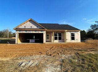 190 Foxridge Ct, Metter, GA 30439