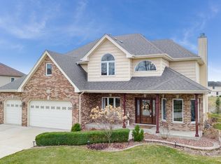 26549 S Lyndsay Dr, Channahon, IL 60410