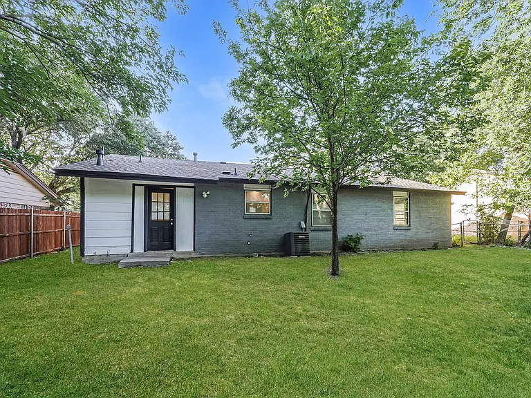 2814 Sequoia Ln — Photo 15