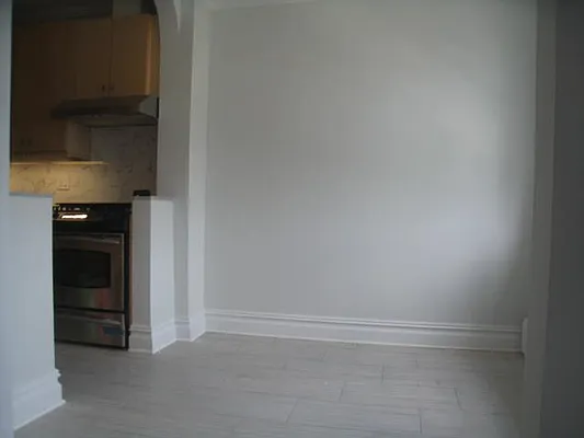 Rented by Alexiou Realty | media 32