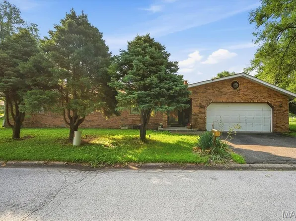 230 Bruce Dr, Cahokia, IL 62206