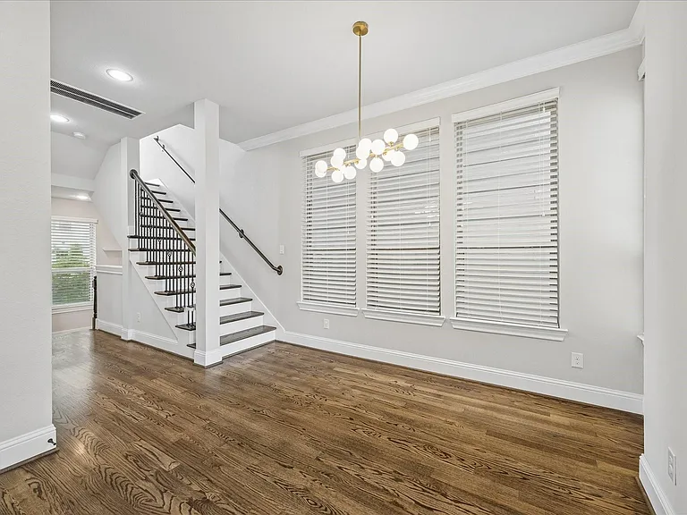 1704 Oak Leaf Pass Dr — Photo 12
