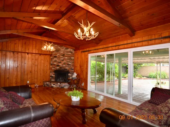 7044 Whitaker Ave, Van Nuys, CA 91406
