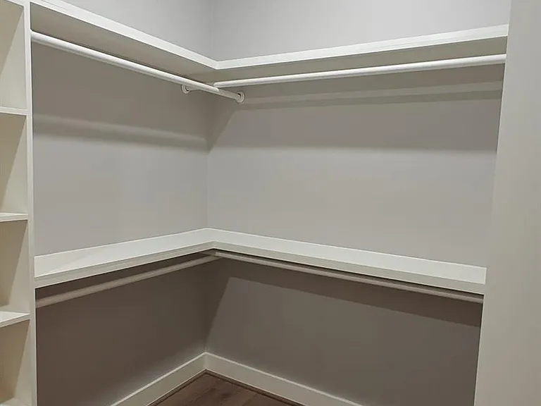 504 Center St — Photo 14