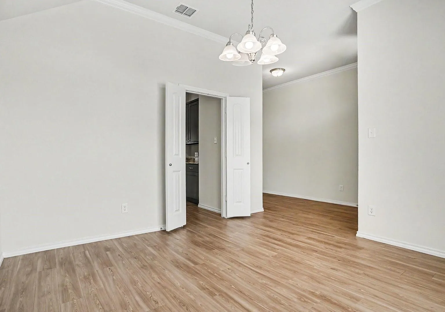 429 Tobin Dr — Photo 3