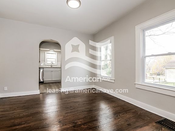 611880_005_wm_-_living_room_13330505.jpg