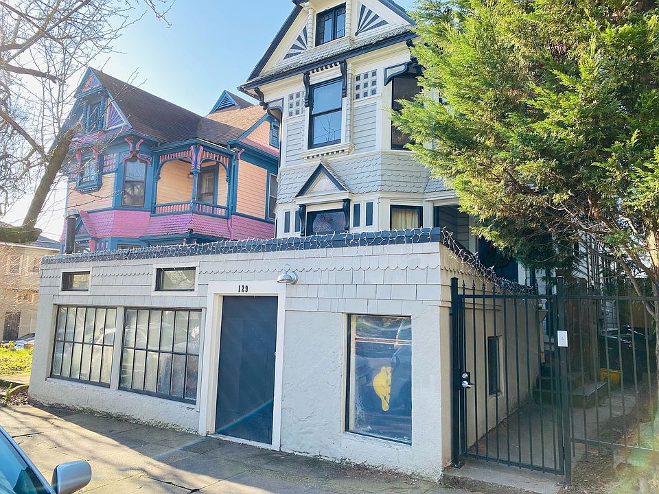 1st image of 127-129 SE 12th Ave #A