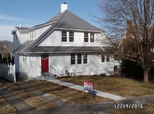 1316 Lebanon St, Bluefield, WV 24701