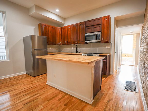 4th image of 652 Delhi Ave #A