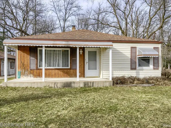 4052 Cook Rd, Swartz Creek, MI 48473