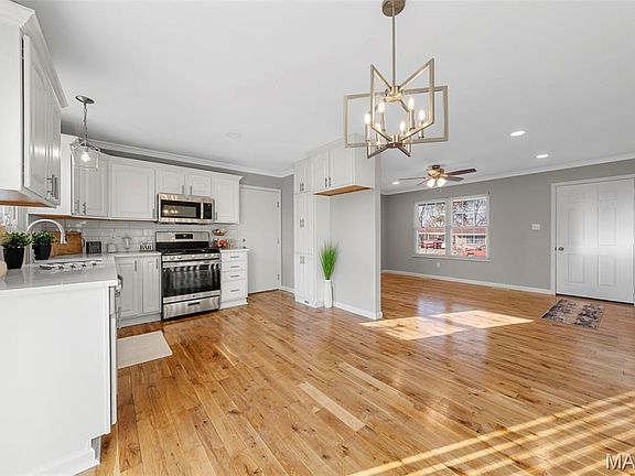 5th image of 30 Gary Glen Dr