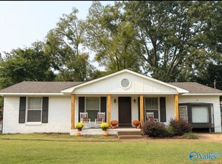 4021 Knollbrook Dr NW, Huntsville, AL 35810