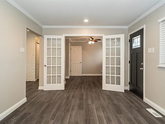 3rd image of 1300 Estes Dr