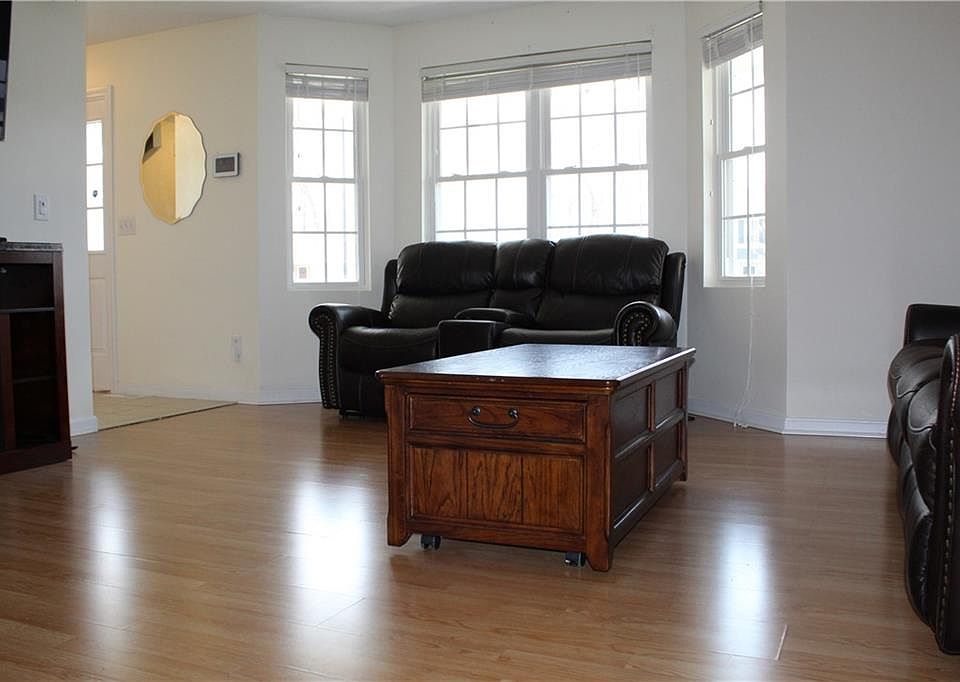 52 Gilcrest Dr, West Warwick, RI 02893 Zillow