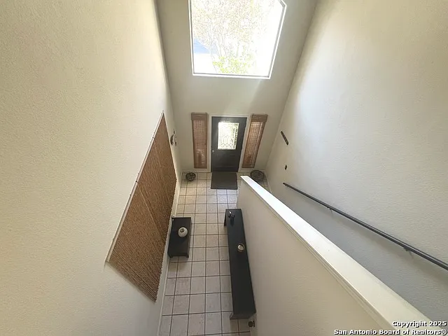 610 Renoir — Photo 8