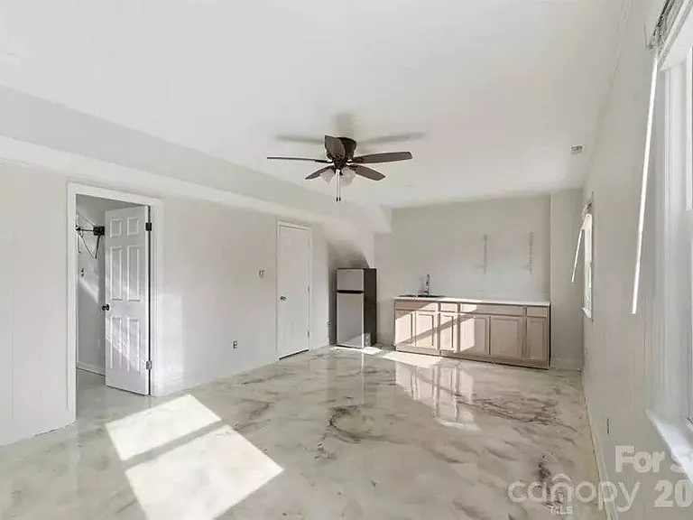 5810 Red Carriage Ln — Photo 3