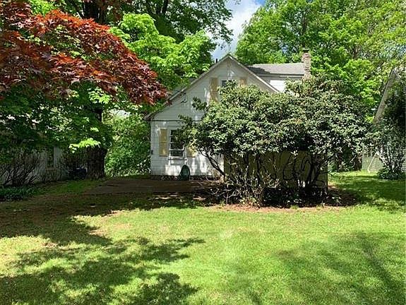 2nd image of 260 East Dr
