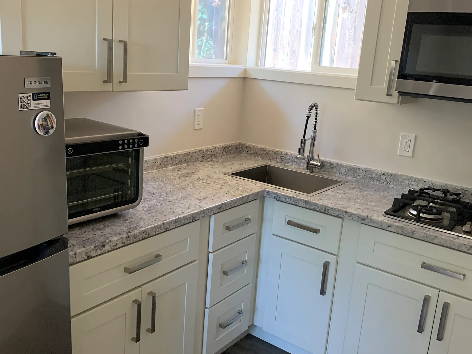 715 Corcoran Ave — Photo 4