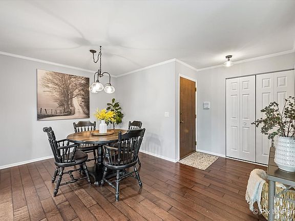 3rd image of 586 Williamsburg Ct APT A1