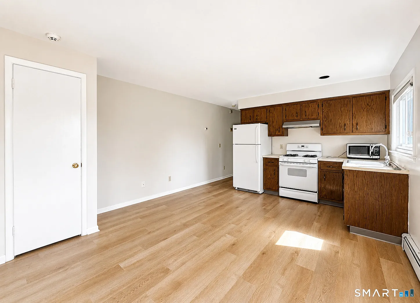Studio, 1.0 bath, 550 sqft, $1,600 — Photo 1