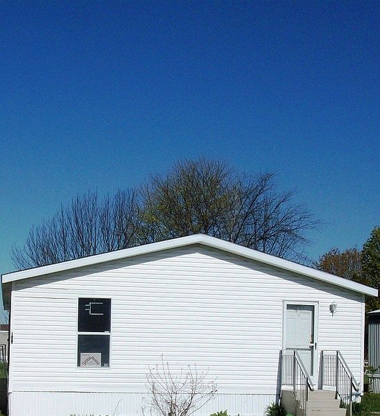 1st image of 194 Pine Dr S