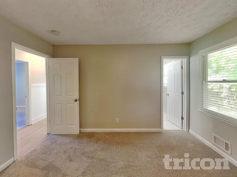 2590 Mountain Brook Rd — Photo 5