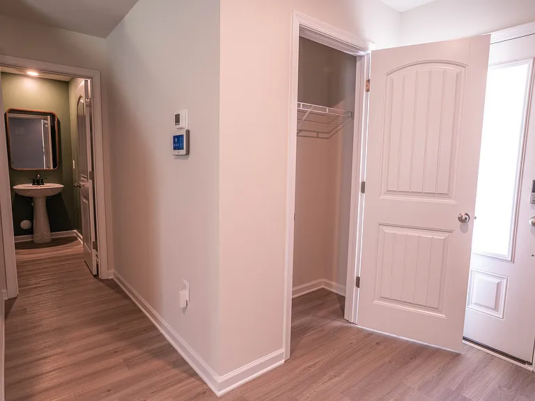 2814 Meadowview Blvd — Photo 5