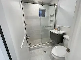 198 Markham St #2 — Photo 5