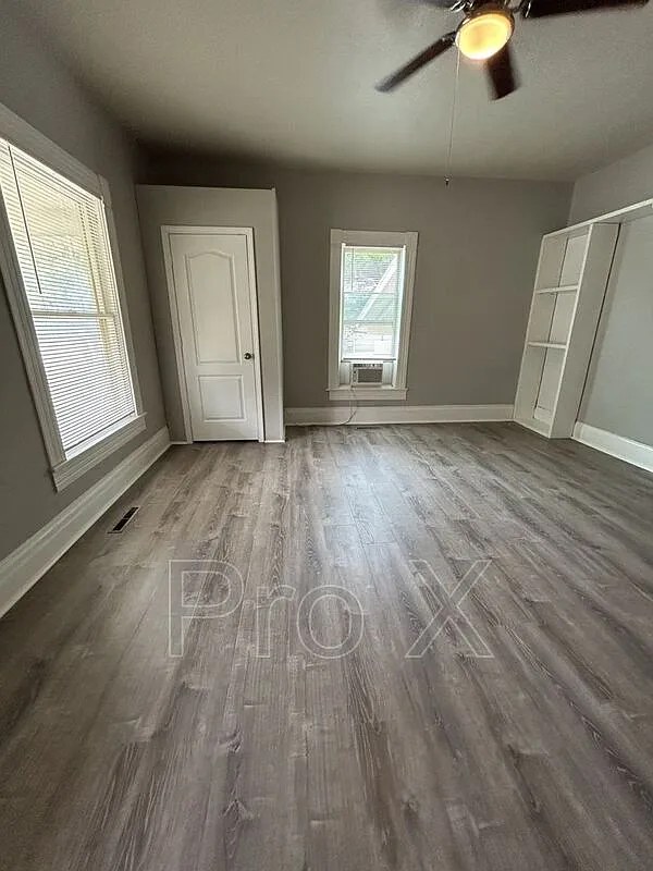 2 bed, 1.0 bath, 1100 sqft, $900 — Photo 4