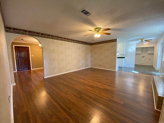 4th image of 129 Dogwood Dr