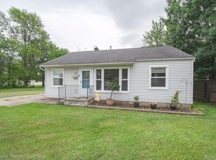 8330 Garbor Ave, Warren, MI 48093