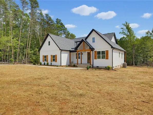 3936 Iron Works Rd, Reidsville, NC 27320