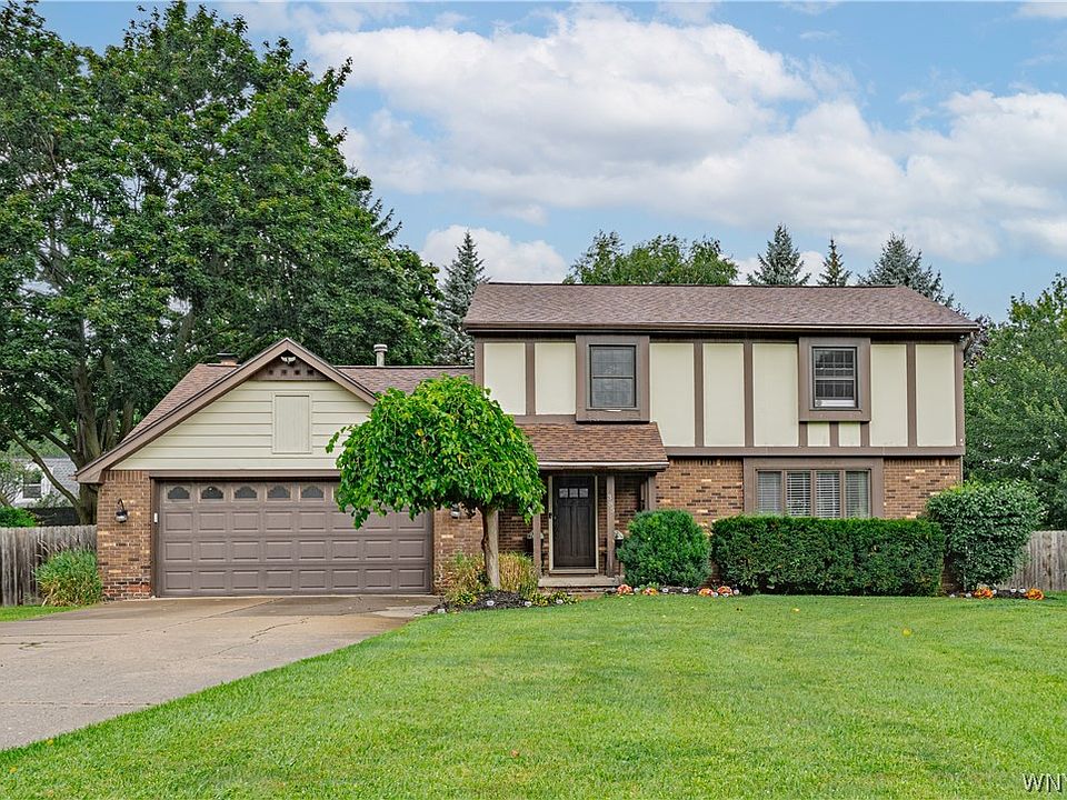 1st image of 385 Hawthorne Pl