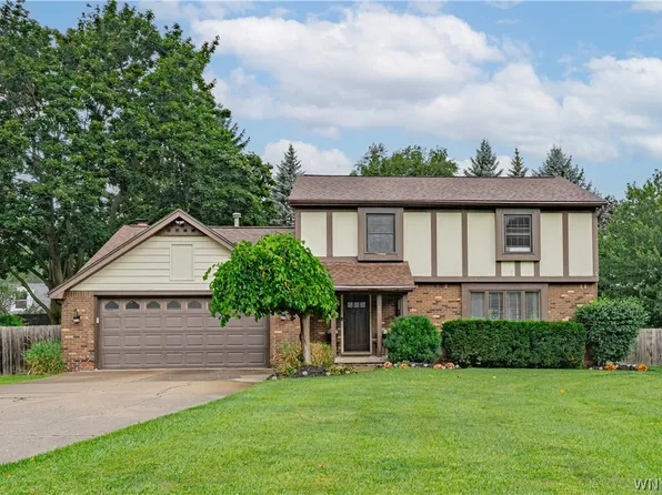 385 Hawthorne Pl, Youngstown, NY 14174