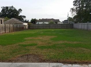 1484 Pressburg St, New Orleans, LA 70122