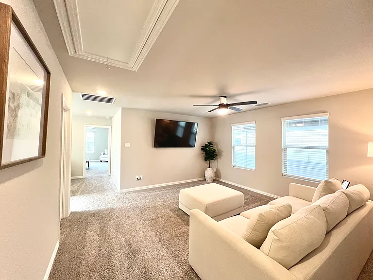 2629 Gateway Ave — Photo 12