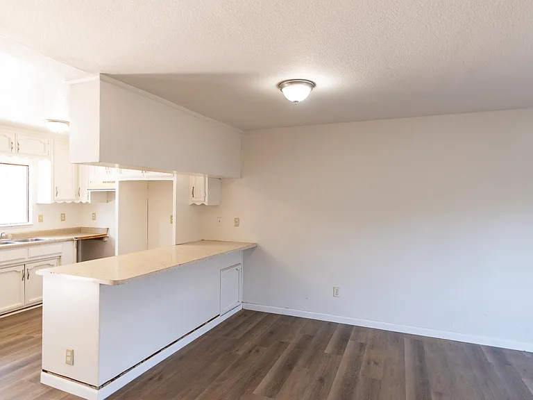 645 S Avenue 647A #647B-649B — Photo 17