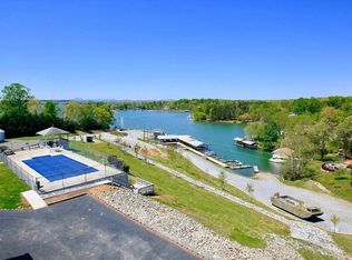 16109 Smith Mountain Lake Pkwy #S5, Huddleston, VA 24104