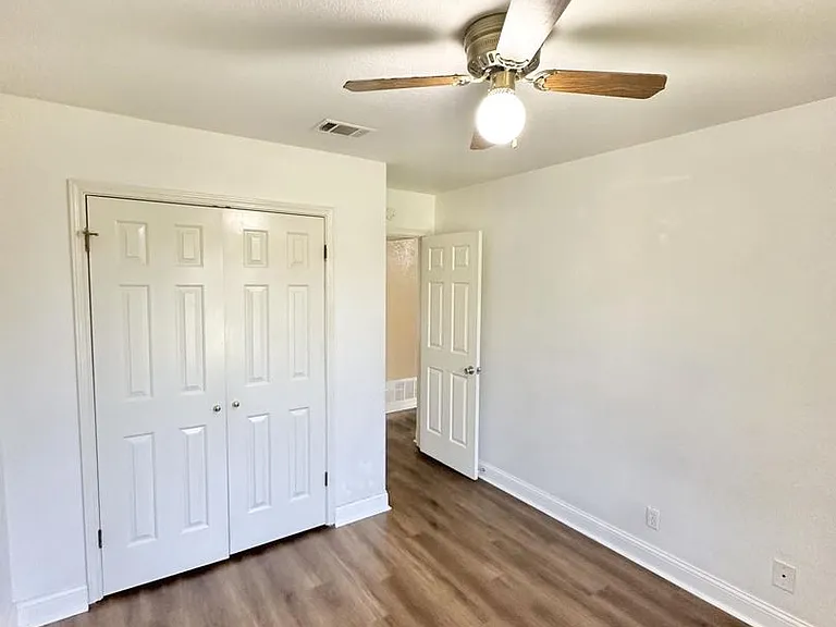 1100 Clairidge Ave — Photo 13