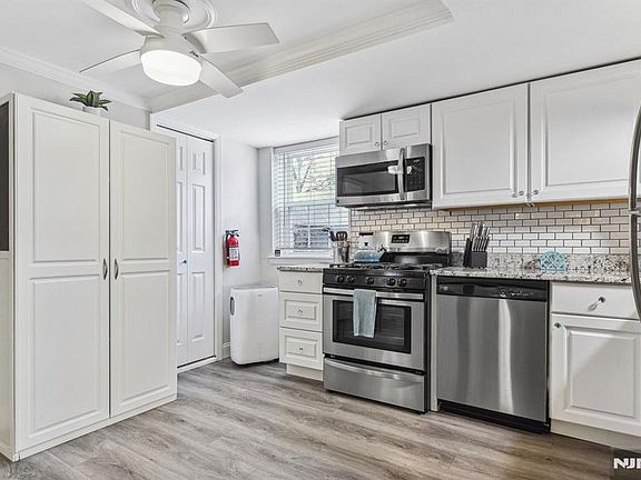 5th image of 470 Valley Rd #9A