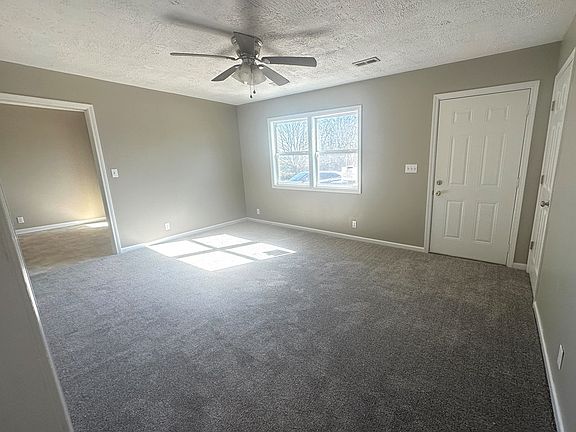 3rd image of 286 Nichols Rd