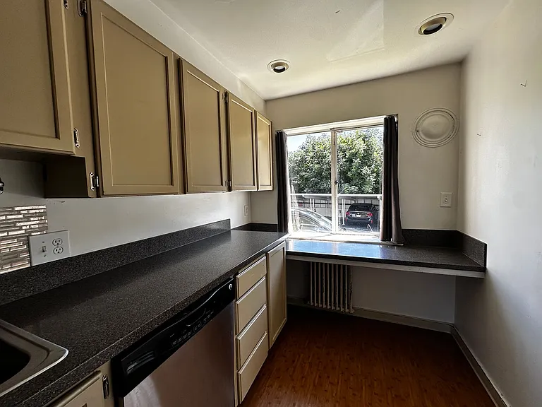 1800 Taylor Ave N #2 — Photo 5