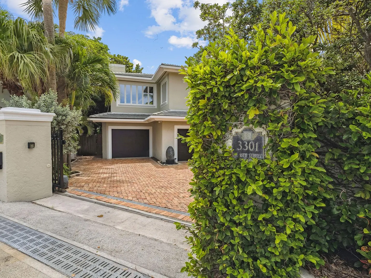 5 bed, 8.0 bath, 4806 sqft, $25,000 — Photo 2