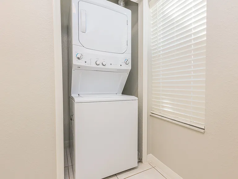 Carmendy Square Apartments — Photo 26