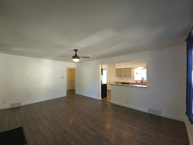 114 E Borah Ave — Photo 6