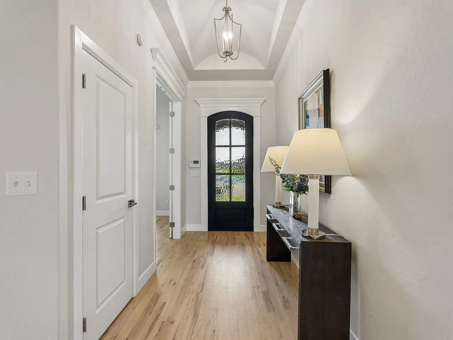 4 bed, 2.5 bath, 2952 sqft, $3,750 — Photo 2