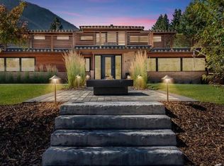 115 E Spray Ave, Banff, AB T1L1H1