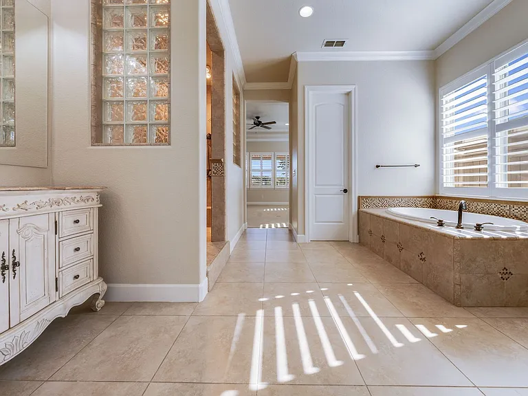 5035 Tesoro Way — Photo 32
