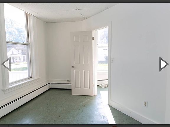 2nd image of 324 Pleasant St #2